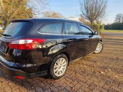 Schwarz Gebraucht 2011 Ford Focus Kombi | 3.100 € (Guter Preis)