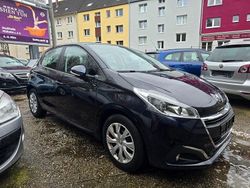 Bleu encre Gebraucht 2015 Peugeot 208 Active Kleinwagen | 6.300 € (Fairer Preis)