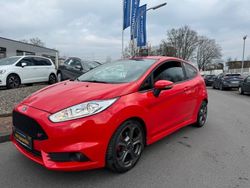 Rot Gebraucht 2016 Ford Fiesta ST Kleinwagen | 9.990 € (Fairer Preis)