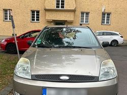 Grau Gebraucht 2003 Ford Fiesta Kleinwagen | 1.750 €