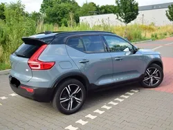 Grau Gebraucht 2020 Volvo XC40 R-Design SUV | 31.600 € (Fairer Preis)