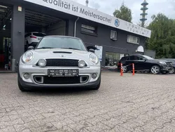 Weiss/schwarz Gebraucht 2012 Mini Cooper SD Kleinwagen | 12.200 € (Etwas zu teuer)
