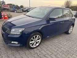 Blau Gebraucht 2016 Skoda Fabia Joy Limousine | 5.990 € (Guter Preis)