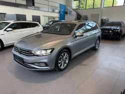 Pyritsilber metallic Gebraucht 2022 VW Passat Business Kombi | 25.999 € (Guter Preis)