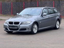 Grau Gebraucht 2012 BMW 318 Kombi | 4.900 € (Guter Preis)