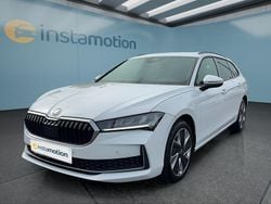 Weiß Gebraucht 2025 Skoda Superb Kombi | 32.549 € (Superpreis)