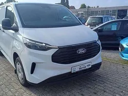 Frostweiß Gebraucht 2024 Ford Transit Custom Trend Van / Kleinbus | 28.750 € (Superpreis)