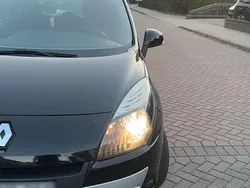 Schwarz Gebraucht 2010 Renault Scénic III Dynamique Van / Kleinbus | 2.800 € (Guter Preis)