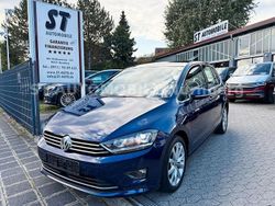 Blau Gebraucht 2016 VW Golf Sportsvan Highline Van / Kleinbus | 14.400 € (Teuer)