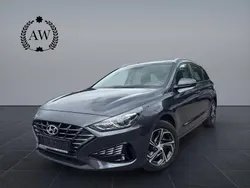 Grau Gebraucht 2022 Hyundai i30 Trend Kombi | 15.799 € (Guter Preis)