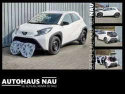 Schneeweiß Neu 2024 Toyota Aygo Play Kleinwagen | 16.990 €