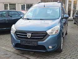 Blau Gebraucht 2014 Dacia Dokker Lauréate Van | 6.999 € (Fairer Preis)