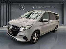 Grau Gebraucht 2024 Mercedes EQV300 Van / Kleinbus | 49.400 € (Guter Preis)