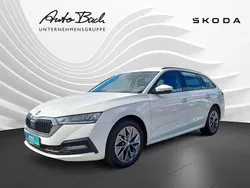 Weiß (candyweiß) Gebraucht 2023 Skoda Octavia Tour Kombi | 27.890 € (Fairer Preis)