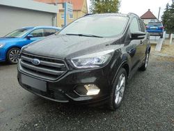Schwarz metallic Gebraucht 2019 Ford Kuga ST-Line SUV | 18.460 € (Teuer)