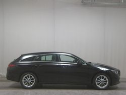 Schwarz Gebraucht 2022 Mercedes CLA180 Shooting Brake Progressive Kombi | 20.480 € (Guter Preis)