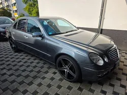 Grau Gebraucht 2008 Mercedes E230 Avantgarde Limousine | 10.999 € (Fairer Preis)