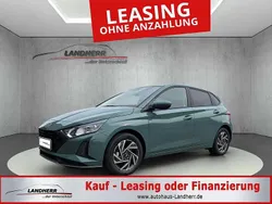 Grün Neu 2025 Hyundai i20 Limousine | 17.740 € (Guter Preis)