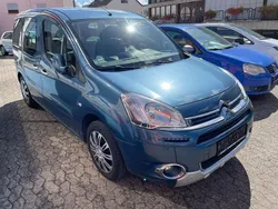 Blau Gebraucht 2015 Citroën Berlingo SELECTION Van / Kleinbus | 7.880 € (Fairer Preis)