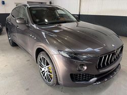 Grau Gebraucht 2016 Maserati Levante SUV | 28.199 €