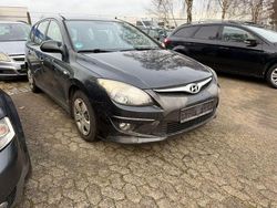 Schwarz Gebraucht 2012 Hyundai i30 Classic Limousine | 1.780 €