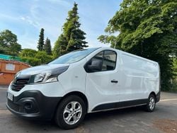 Weiß Gebraucht 2018 Renault Traffic Van / Kleinbus | 8.500 €