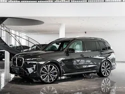 Grau Gebraucht 2023 BMW X7 Executive SUV | 108.213 € (Etwas zu teuer)