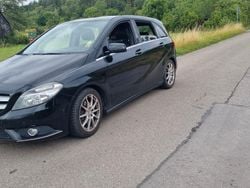 Schwarz Gebraucht 2012 Mercedes B180 Edition 1 Van / Kleinbus | 3.490 € (Etwas zu teuer)