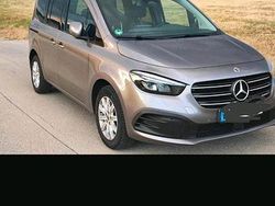Grau Gebraucht 2023 Mercedes T180 Progressive Van / Kleinbus | 26.249 € (Fairer Preis)