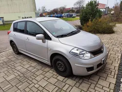 Silber Gebraucht 2010 Nissan Tiida Tekna Limousine | 2.999 € (Fairer Preis)