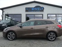 Beige Gebraucht 2015 Kia Ceed Sportswagon Kombi | 13.990 € (Etwas zu teuer)