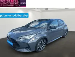 Ash (1m2)/ black (202) Neu 2025 Toyota Yaris Hybrid Sport Limousine | 34.999 €