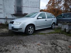 Silber Gebraucht 2004 Skoda Fabia Kombi | 1.700 €