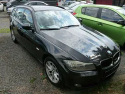 Saphirschwarz (metallic) Gebraucht 2010 BMW 318 Comfort Edition Kombi | 6.750 € (Fairer Preis)