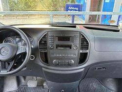 Blau Gebraucht 2017 Mercedes Vito Van / Kleinbus | 26.000 € (Fairer Preis)