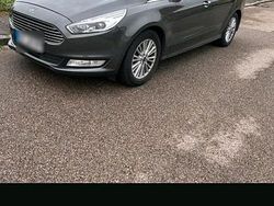 Grau Gebraucht 2016 Ford Galaxy Van / Kleinbus | 10.000 € (Fairer Preis)