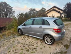 Blau Gebraucht 2005 Mercedes B200 Van / Kleinbus | 4.100 € (Guter Preis)