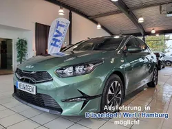 Grün Neu 2025 Kia Ceed Limousine | 22.670 € (Superpreis)