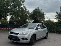 Grau Gebraucht 2009 Ford Focus Limousine | 2.950 € (Guter Preis)