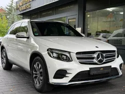 Weiß Gebraucht 2018 Mercedes GLC300 AMG line SUV | 30.990 € (Superpreis)