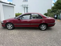 Rot Gebraucht 1995 Opel Omega Limousine | 3.200 €