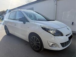 Weiß Gebraucht 2011 Renault Grand Scénic III Bose Edition Van / Kleinbus | 3.900 €