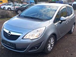 Grau Gebraucht 2012 Opel Meriva Van / Kleinbus | 4.500 € (Fairer Preis)