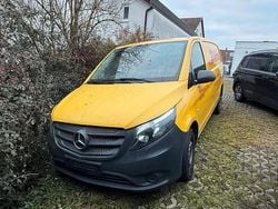 Gelb Gebraucht 2017 Mercedes Vito Van / Kleinbus | 5.999 €