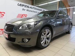 Grau Gebraucht 2015 Infiniti Q70 Limousine | 15.674 €