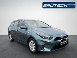 Yucca stahlgrau metallic Gebraucht 2024 Kia Ceed Sportswagon Vision Kombi | 25.580 € (Guter Preis)