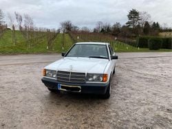 Weiß Gebraucht 1988 Mercedes 190 Limousine | 4.999 €