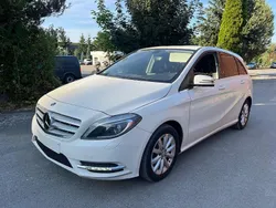 Weiß Gebraucht 2014 Mercedes B200 Van / Kleinbus | 9.400 € (Fairer Preis)