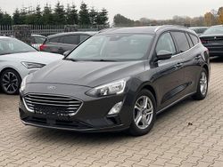 Grau Gebraucht 2019 Ford Focus Cool & Connect Limousine | 9.990 € (Fairer Preis)
