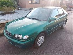 Grün Gebraucht 2000 Toyota Corolla Limousine | 1.950 €